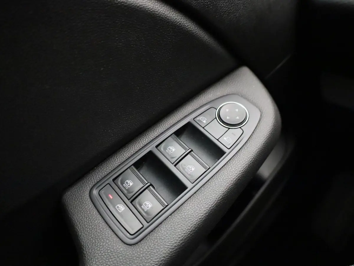 1.6 E-Tech Hybrid 145 Equilibre | Automaat | Navigatie | Cruise control | Airco | Bluetooth | DAB | LMV |