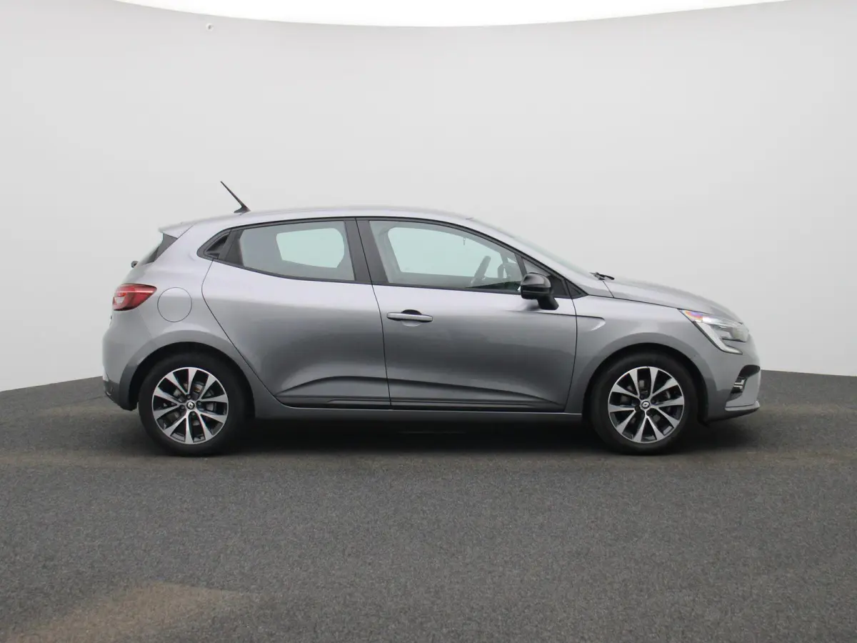 1.6 E-Tech Hybrid 145 Equilibre | Automaat | Navigatie | Cruise control | Airco | Bluetooth | DAB | LMV |
