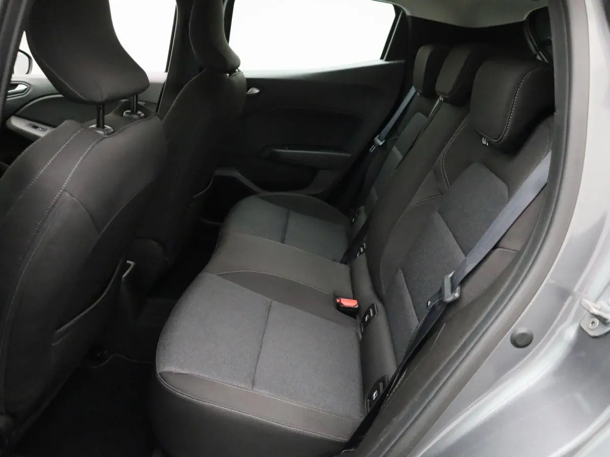 1.6 E-Tech Hybrid 145 Equilibre | Automaat | Navigatie | Cruise control | Airco | Bluetooth | DAB | LMV |