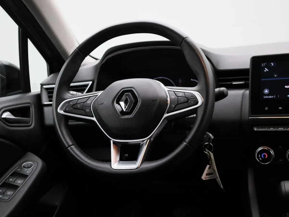 1.6 E-Tech Hybrid 145 Equilibre | Automaat | Navigatie | Cruise control | Airco | Bluetooth | DAB | LMV |