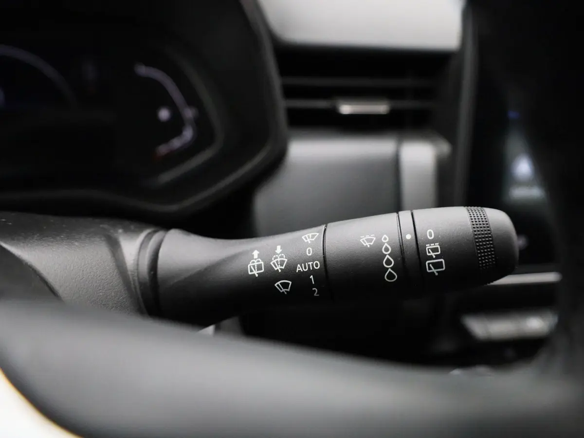 1.6 E-Tech Hybrid 145 Equilibre | Automaat | Navigatie | Cruise control | Airco | Bluetooth | DAB | LMV |