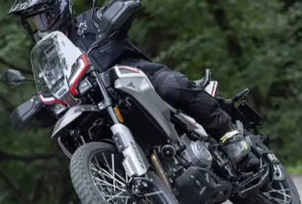 450 Adventure A2/ Nu in onze Showroom