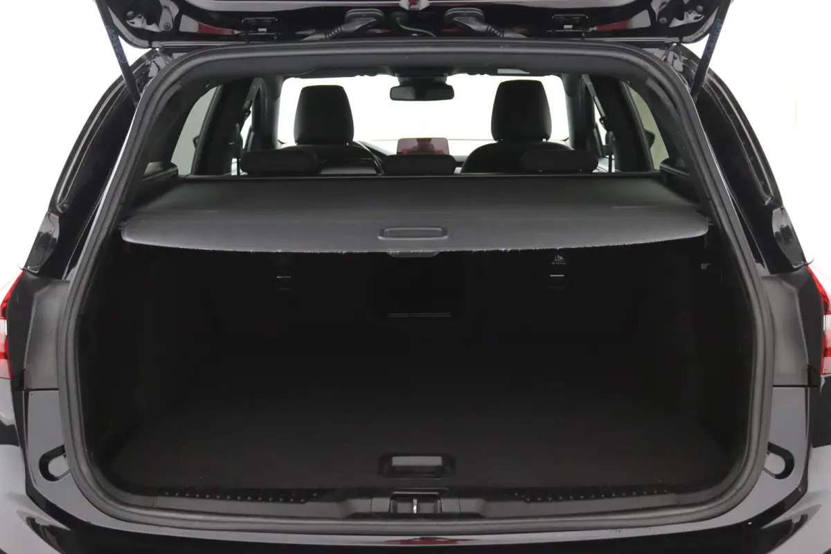 1.0 EcoBoost Hybrid ST Line | Winterpack | Camera | LED | Cruise Control | Keyless Entry/Go | DAB | CarPlay/Android Auto