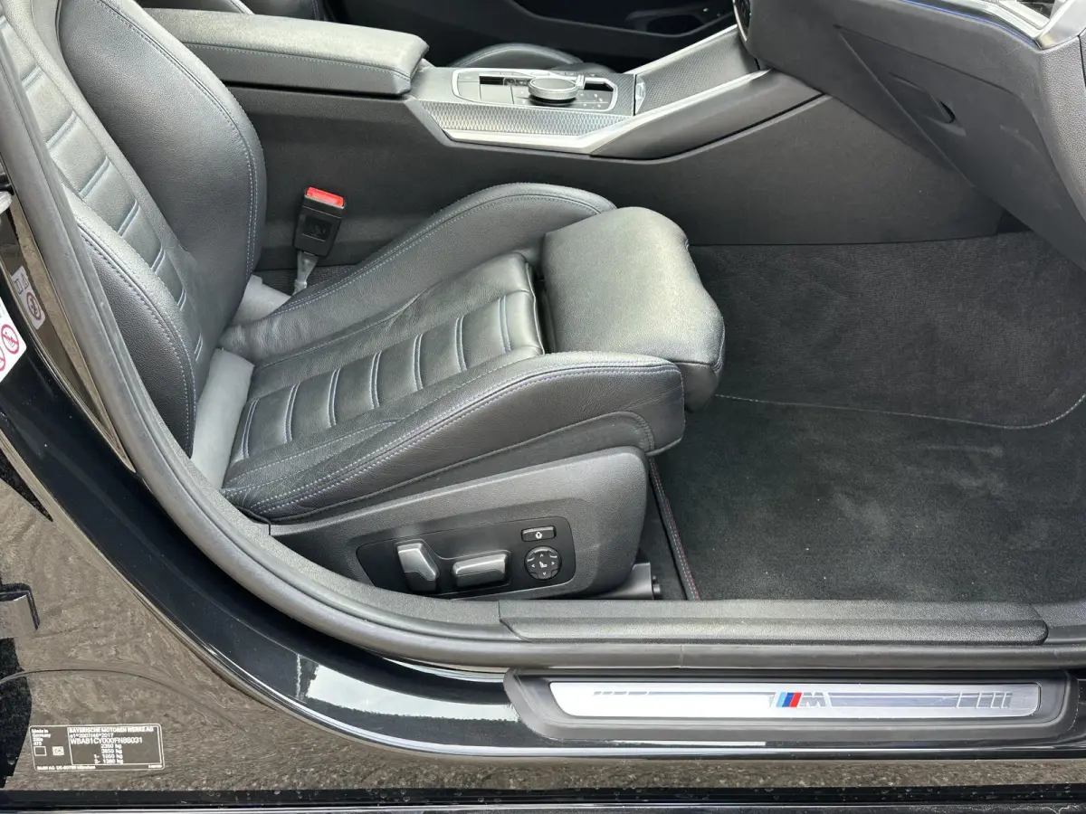 330e M Pakket |  Plug-in/Leder/Pano-Schuifdak/20-inch/Cruise Adaptief/H&K