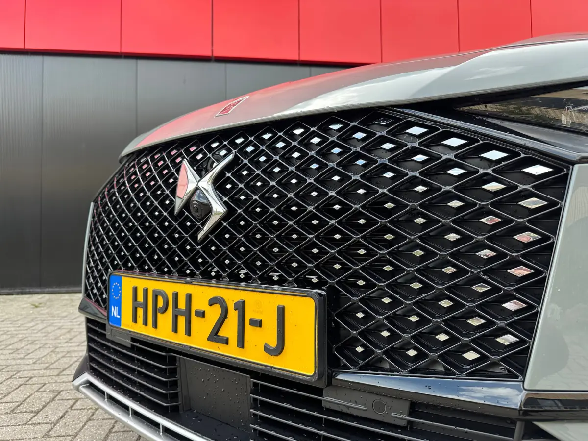 1.6 PHEV 300 4x4 Etoile| Panoramadak | Leder | 360° Camera | Adapt. Cruise | Stoelmassage | Elektrische Achterklep | Achterbank in delen neerklapbaar | Achteruitrijcamera | Airco (automatis