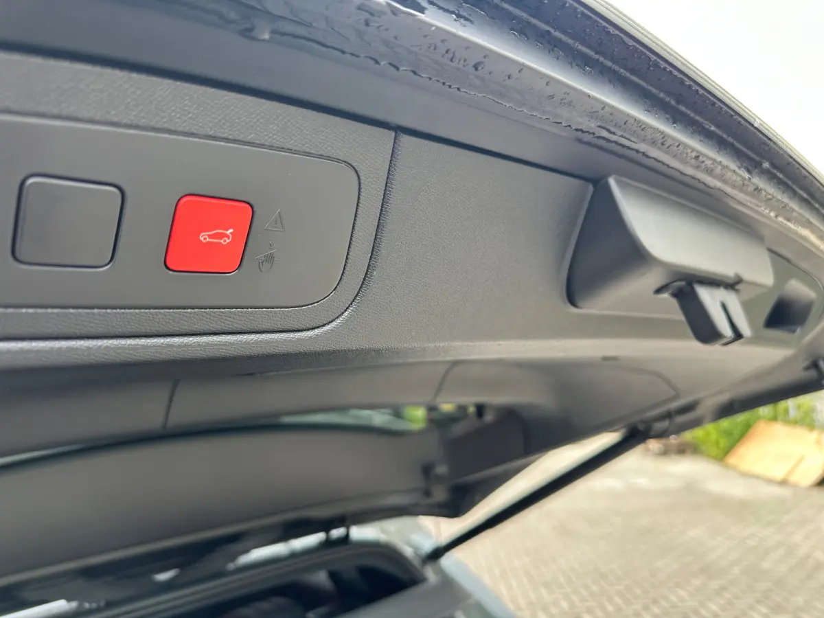 1.6 PHEV 300 4x4 Etoile| Panoramadak | Leder | 360° Camera | Adapt. Cruise | Stoelmassage | Elektrische Achterklep | Achterbank in delen neerklapbaar | Achteruitrijcamera | Airco (automatis