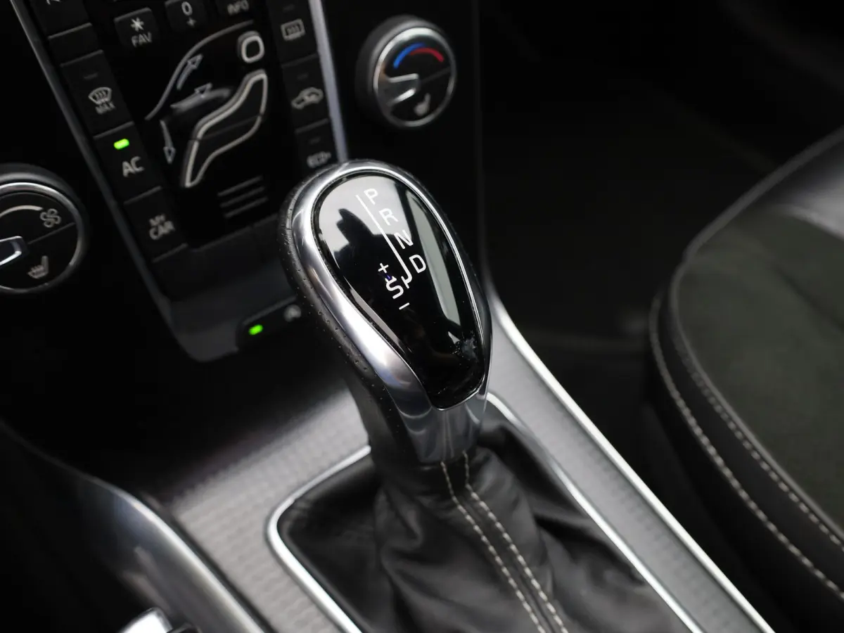 1.5 T3 R-Design | Stoelverwarming | Navi | Prijs Rijklaar!!