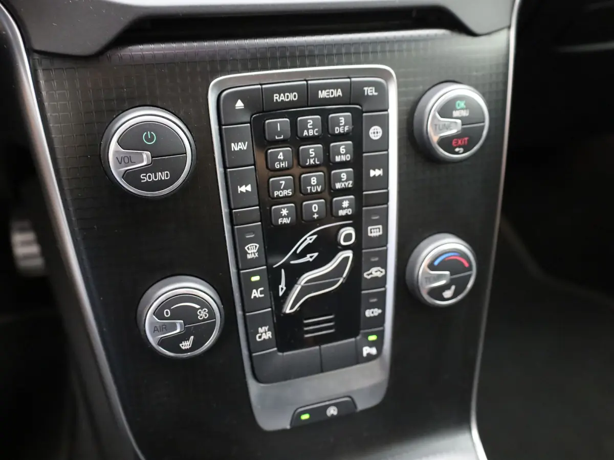 1.5 T3 R-Design | Stoelverwarming | Navi | Prijs Rijklaar!!