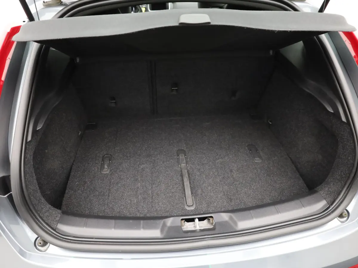 1.5 T3 R-Design | Stoelverwarming | Navi | Prijs Rijklaar!!