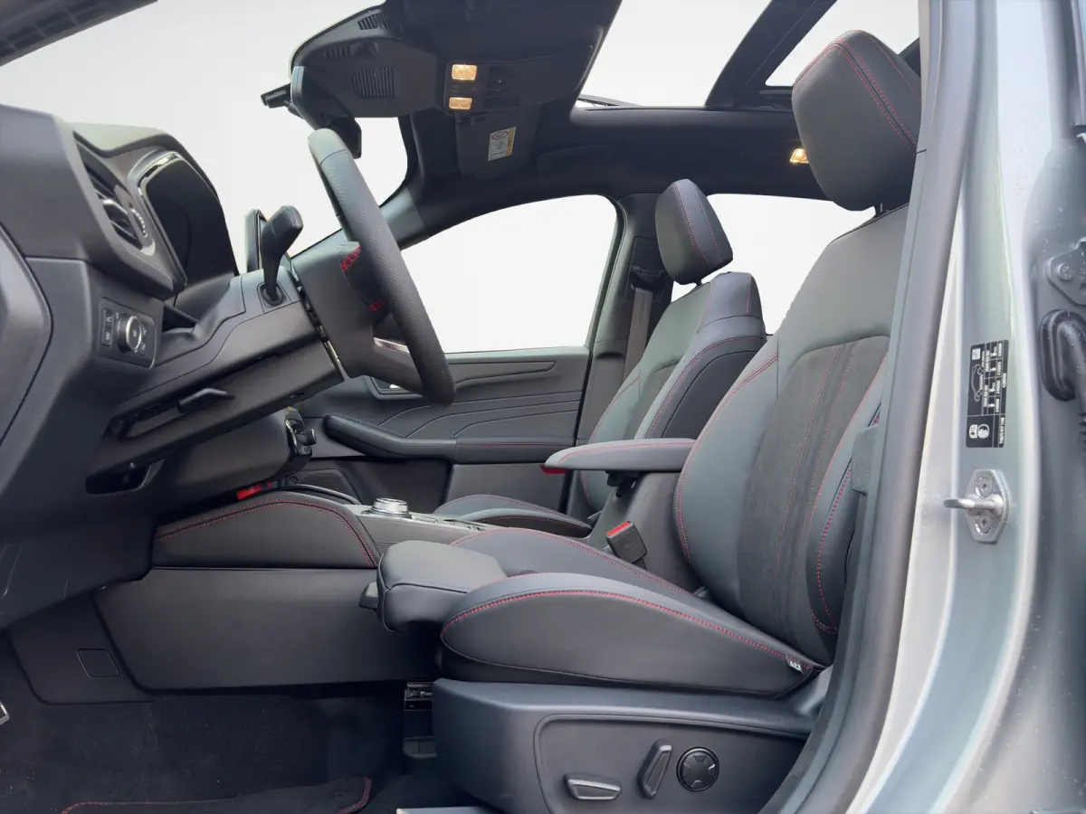 Plug-In Hybrid ST-Line X 243pk | Incl. 8 Jaar/160.000km Garantie | Black-, Winter Pack | Pano | Elek. Trekhaak | Matrix LED |
