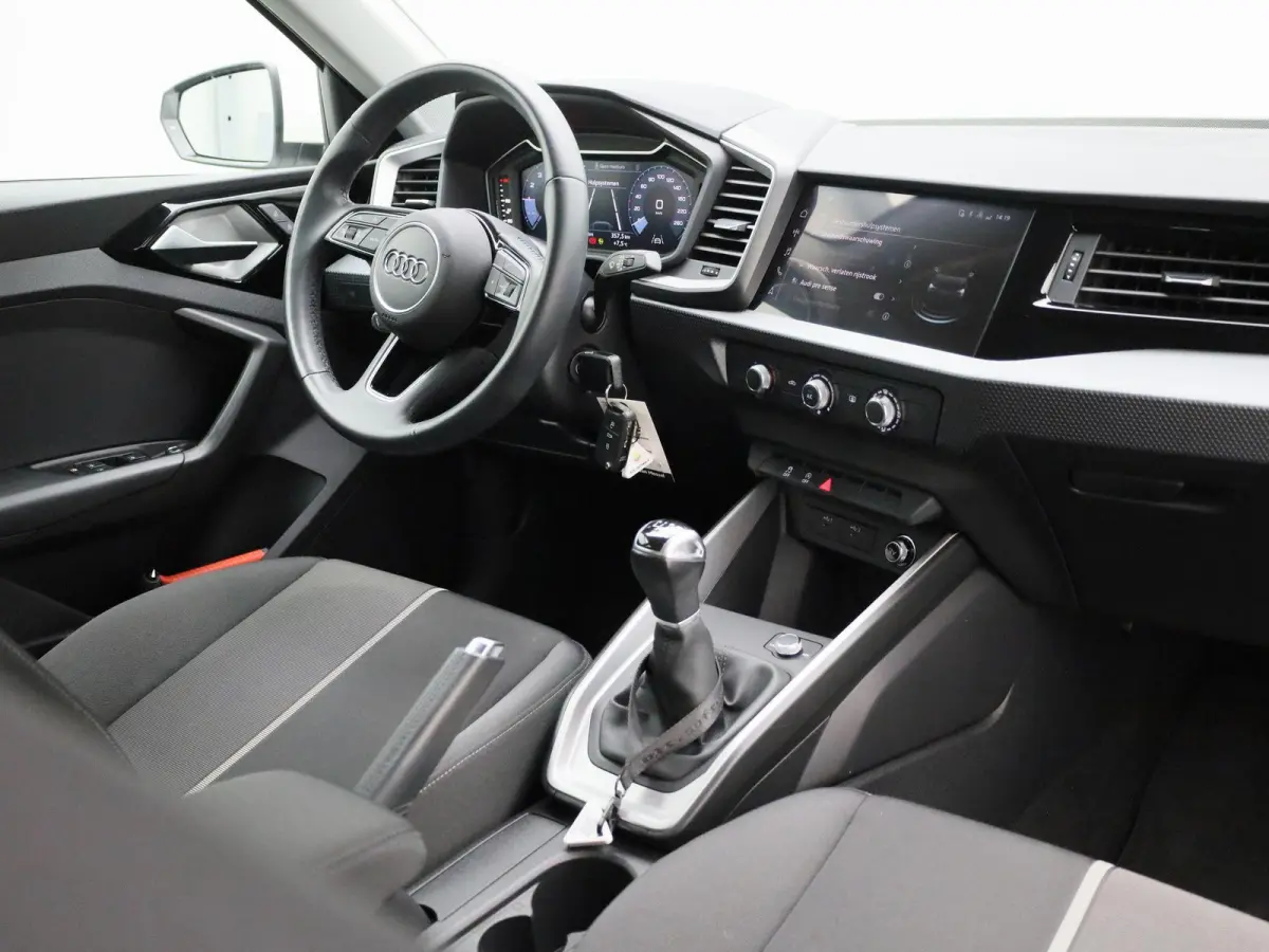 25 TFSI Pro Line | Virtual Cockpit | Apple Carplay / Android Auto | Cruise Control | Airco | Bluetooth | Lane Assist | Botswaarschuwing | Elektrische Ramen | Lichtmetalen Velgen |