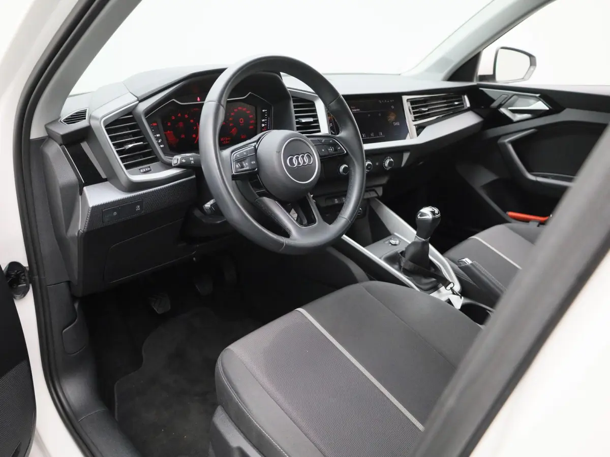 25 TFSI Pro Line | Virtual Cockpit | Apple Carplay / Android Auto | Cruise Control | Airco | Bluetooth | Lane Assist | Botswaarschuwing | Elektrische Ramen | Lichtmetalen Velgen |