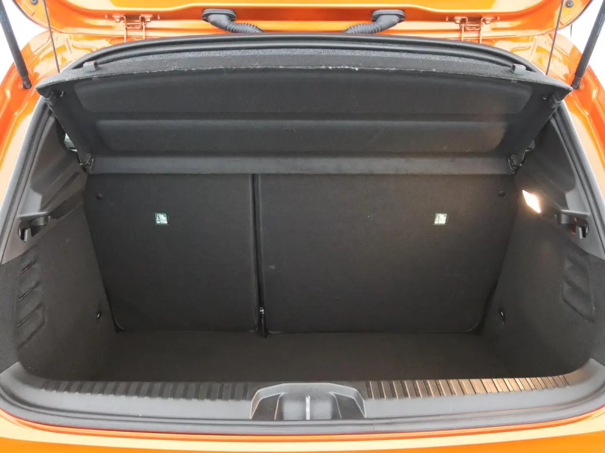 techno full hybrid E-Tech 145 | Groot Navi | Parkeercamera | Stoel- & Stuurverw. |
