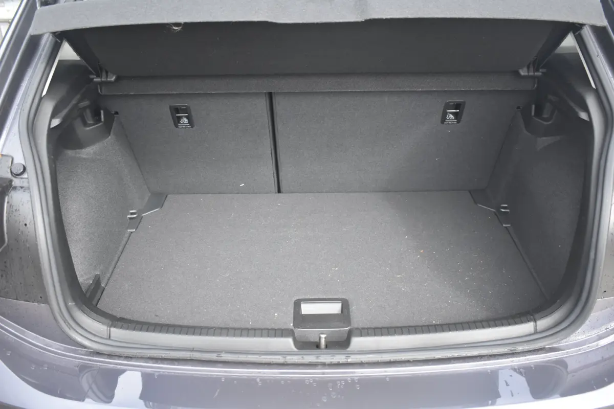 1.0 TSI 95PK Life Edition | VERLENGDE GARANTIE | CAMERA | ADAPT. CRUISE | APP. CONNECT | LED | DAB+