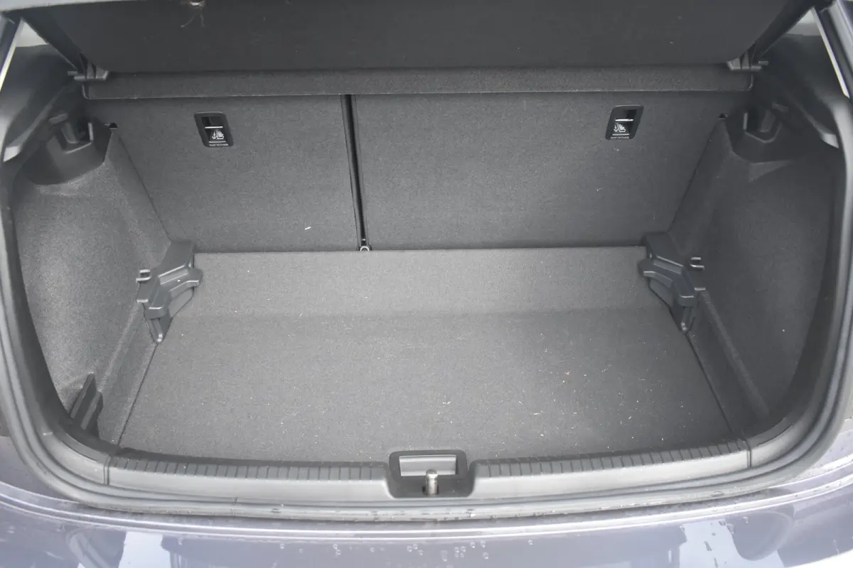 1.0 TSI 95PK Life Edition | VERLENGDE GARANTIE | CAMERA | ADAPT. CRUISE | APP. CONNECT | LED | DAB+