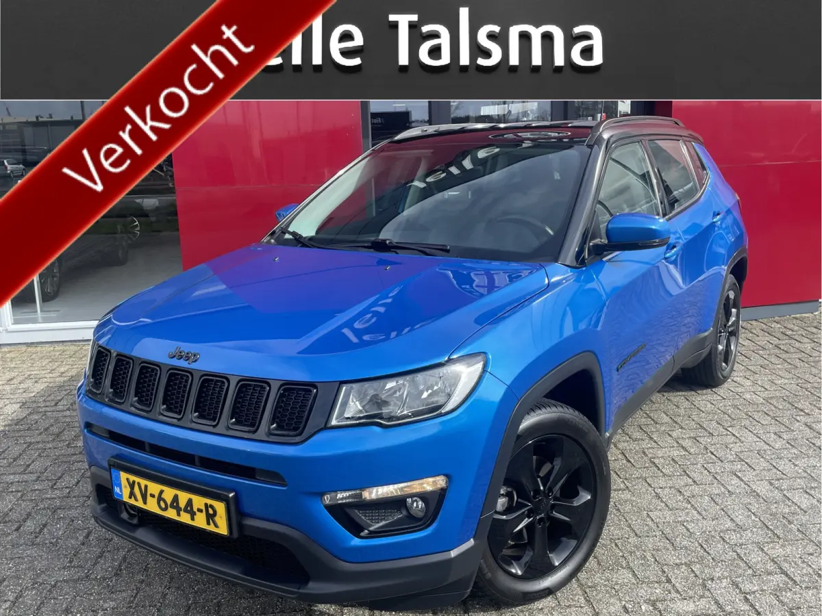 1.4 MultiAir Night Eagle | Blauw metallic met zwart dak | Zwarte velgen