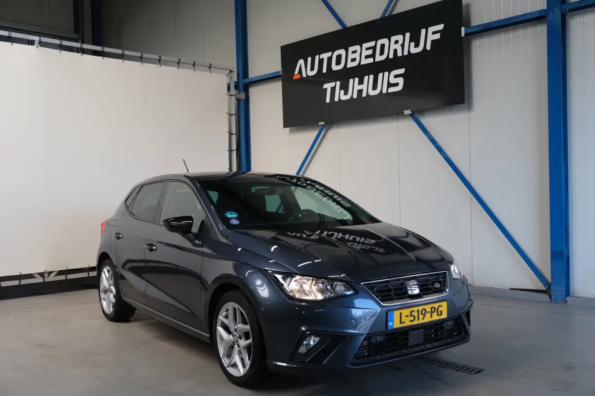 1.0 TSI FR Business Intense Automaat - N.A.P. Airco, Cruise, PDC, Navi, Carplay, Camera.