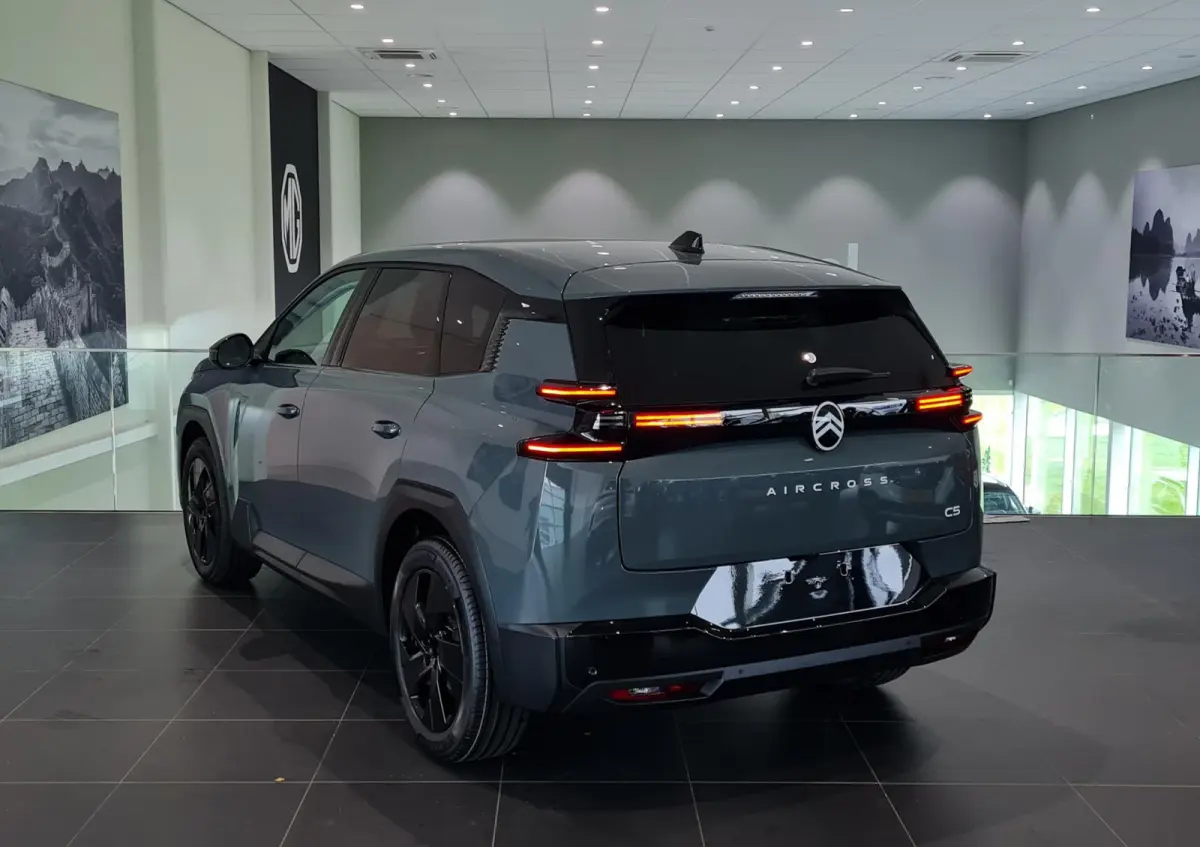 1.2 Hybrid Max Hoge instap | Automaat | Climate Control | Elek. Verstelbare Bestuurderstoel + Massage | Voorstoelen Verwarmd / Gekoeld | Stuurwiel Verwarmd | Apple Carplay / Android Auto