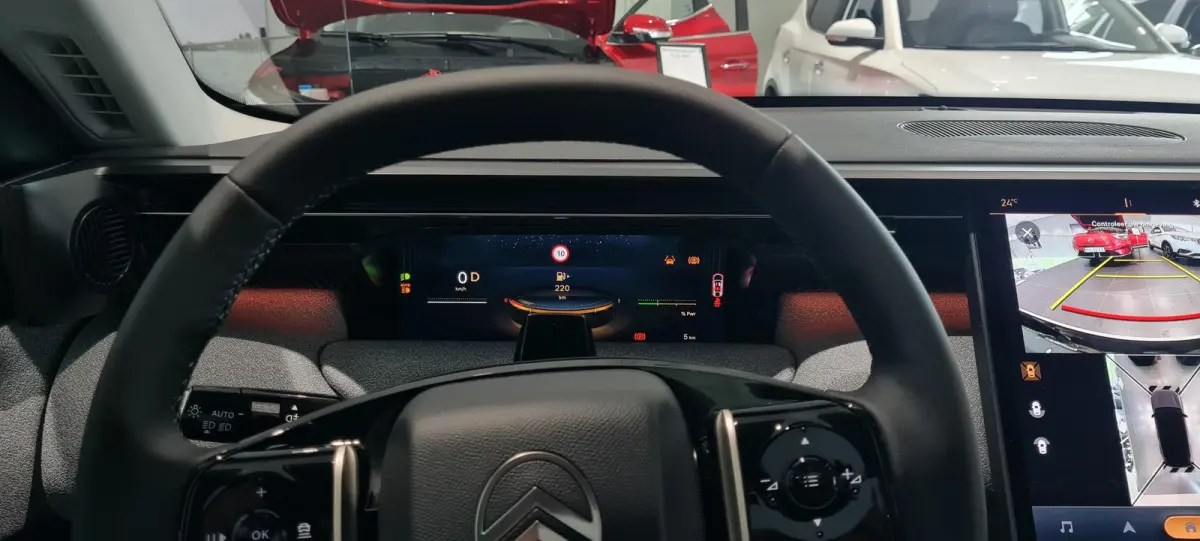 1.2 Hybrid Max Hoge instap | Automaat | Climate Control | Elek. Verstelbare Bestuurderstoel + Massage | Voorstoelen Verwarmd / Gekoeld | Stuurwiel Verwarmd | Apple Carplay / Android Auto
