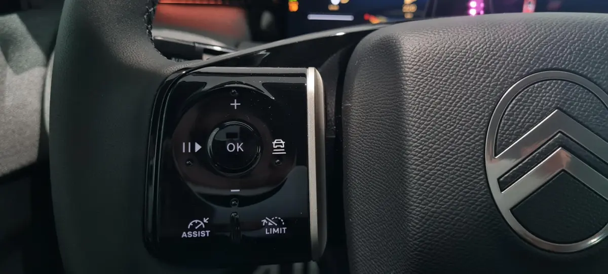 1.2 Hybrid Max Hoge instap | Automaat | Climate Control | Elek. Verstelbare Bestuurderstoel + Massage | Voorstoelen Verwarmd / Gekoeld | Stuurwiel Verwarmd | Apple Carplay / Android Auto