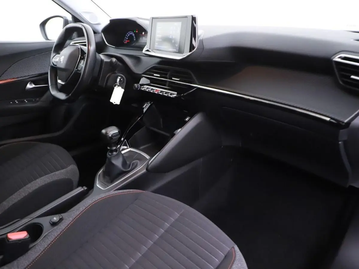 1.2T 130pk Active Pack Nav/Camera/Ecc/Carplay