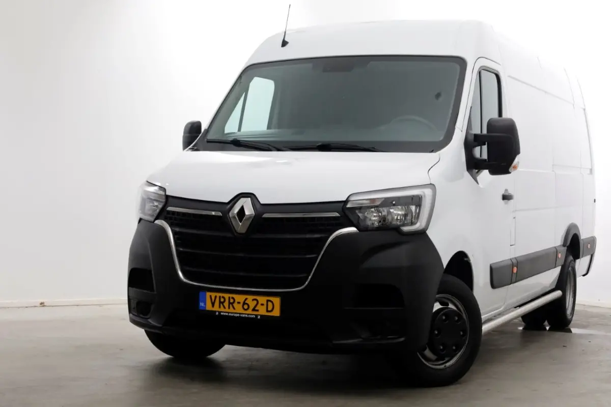 T35 2.3 dCi 130pk L3H2 Dubbel lucht Airco/Camera/Trekhaak 3500kg 09-2022