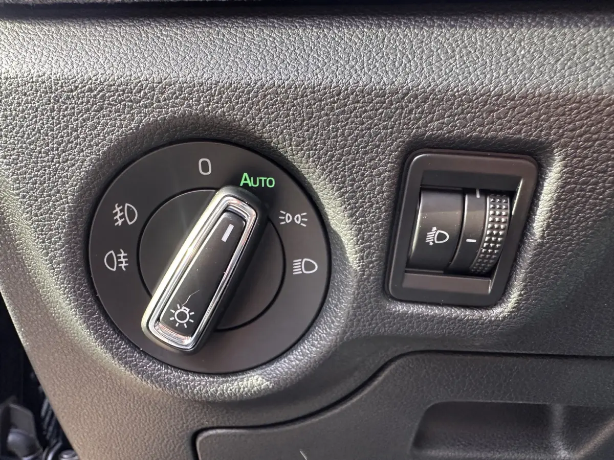 Skoda Kamiq 1.0 TSI 116pk DSG Automaat | 2025 | Virtual Cockpit | BTW