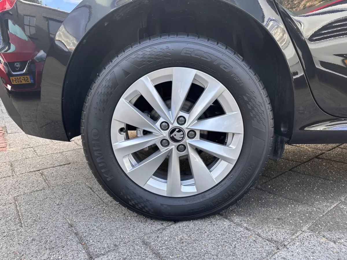 Skoda Kamiq 1.0 TSI 116pk DSG Automaat | 2025 | Virtual Cockpit | BTW