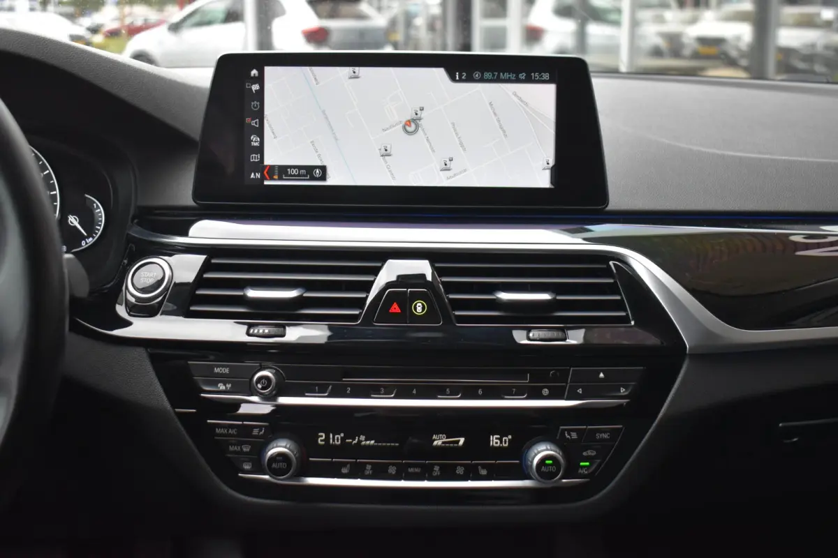 530e iPerformance ECC LMV NAVI LED
