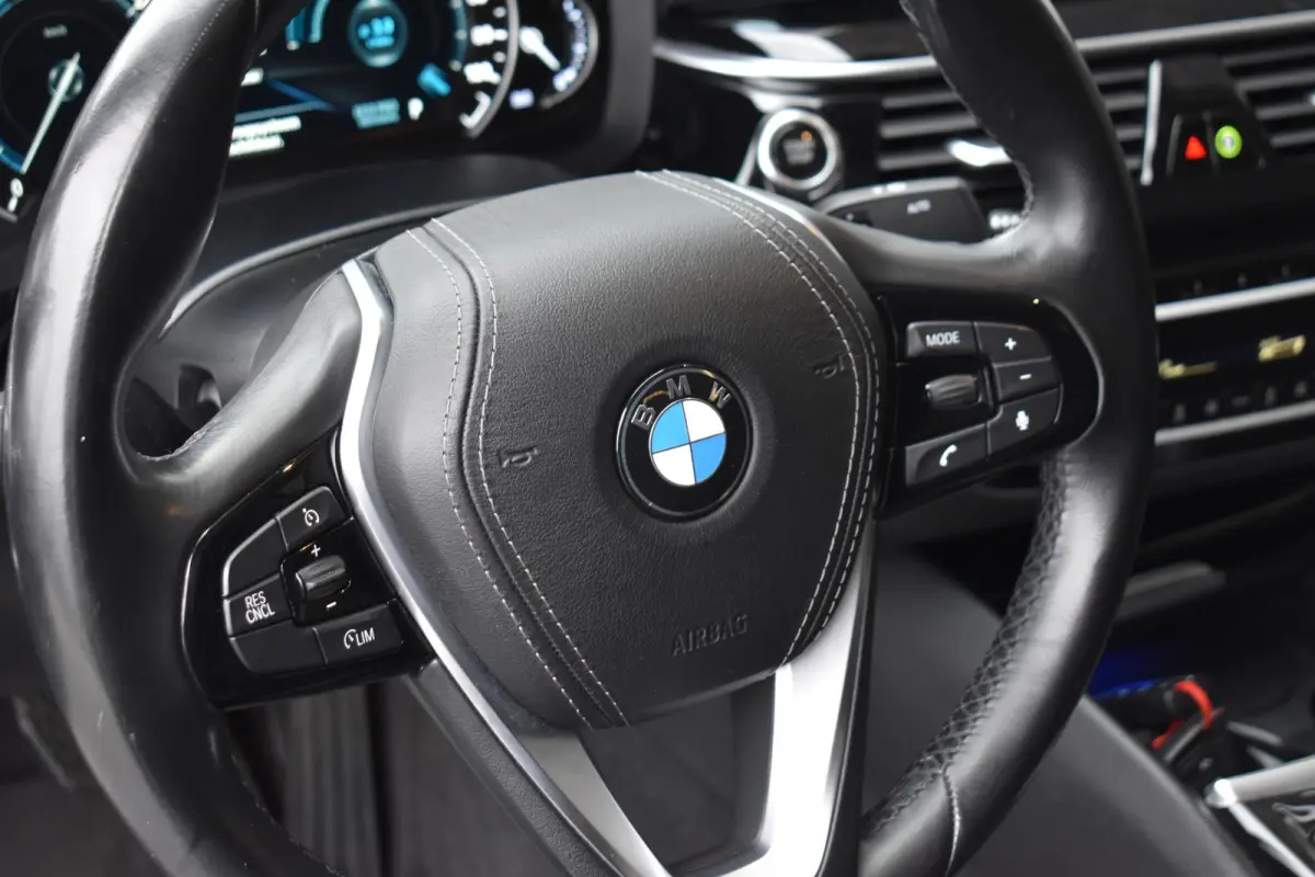 530e iPerformance ECC LMV NAVI LED