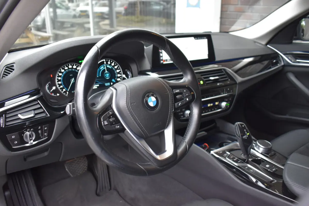 530e iPerformance ECC LMV NAVI LED