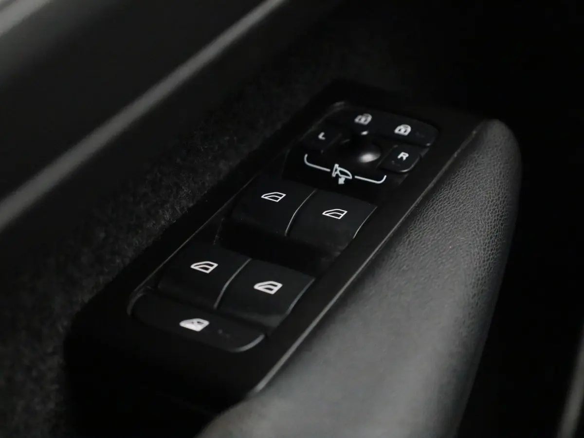 1.5 T4 Inscription | Automaat | Panoramadak | Apple Carplay / Android Auto | Virtual Cockpit | Stoel- Stuurverwarming | Elektrische Achterklep | Achteruitrijcamera | Navigatie | Climate Cont
