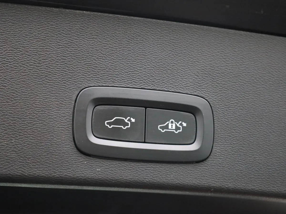 1.5 T4 Inscription | Automaat | Panoramadak | Apple Carplay / Android Auto | Virtual Cockpit | Stoel- Stuurverwarming | Elektrische Achterklep | Achteruitrijcamera | Navigatie | Climate Cont