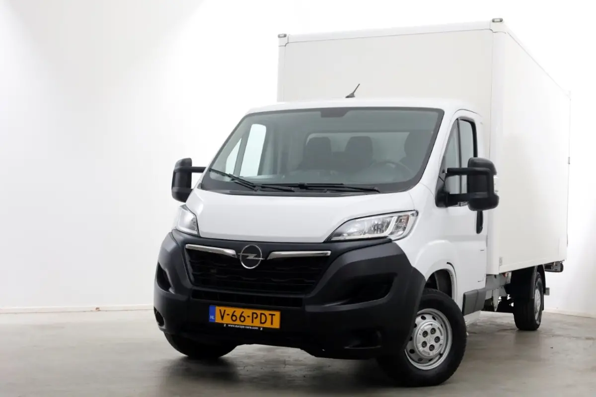 2.2D 140pk Bakwagen met laadklep 1.060kg laadvermogen 08-2023