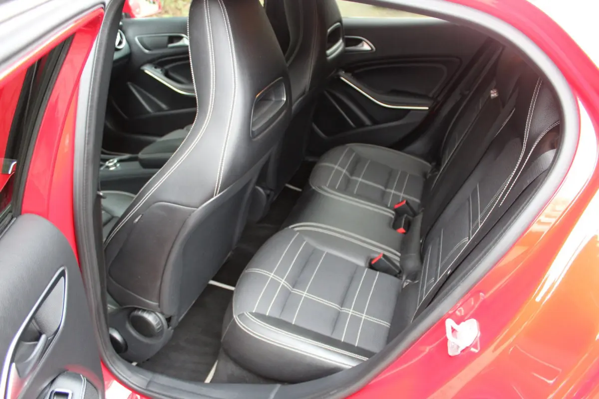 200 d Premium 136PK | Climate Control | Camera | NAVI | Half-leder