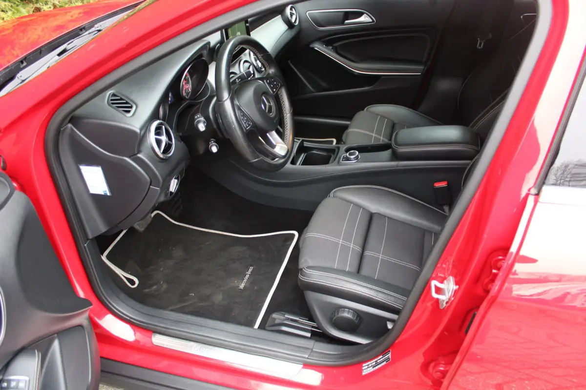 200 d Premium 136PK | Climate Control | Camera | NAVI | Half-leder