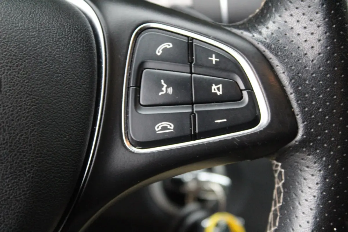 200 d Premium 136PK | Climate Control | Camera | NAVI | Half-leder