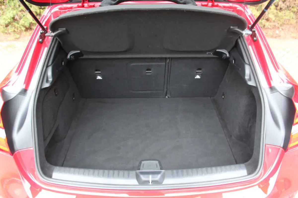 200 d Premium 136PK | Climate Control | Camera | NAVI | Half-leder