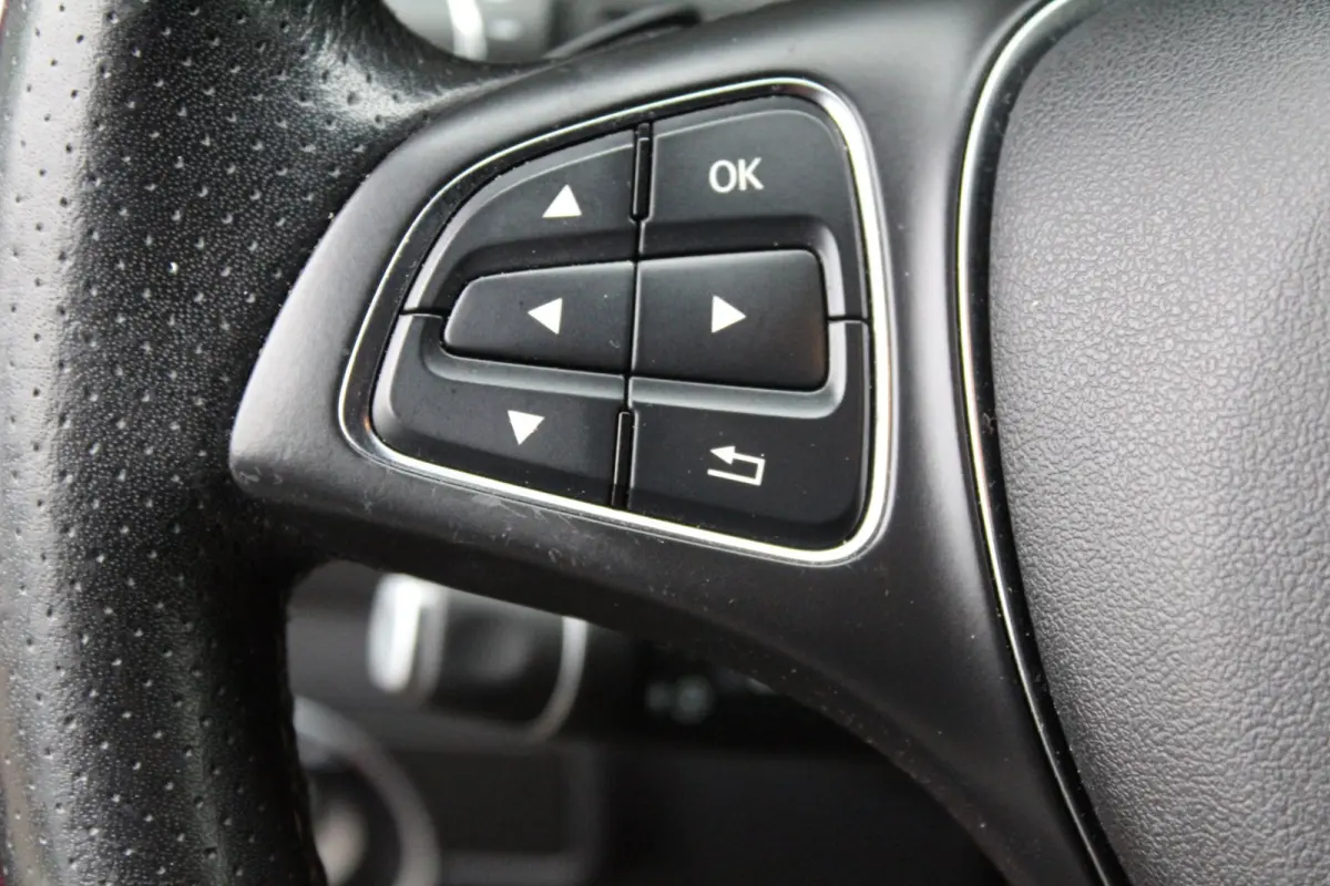 200 d Premium 136PK | Climate Control | Camera | NAVI | Half-leder