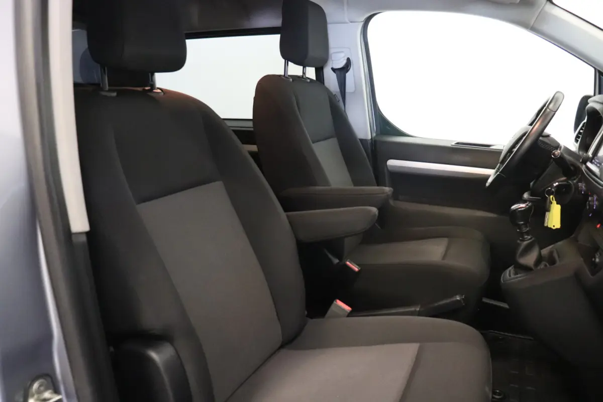 2.0 CDTI 122PK L3 Dubbele Cabine EURO 6 - Airco - Cruise - Camera - € 14.900,- Excl.