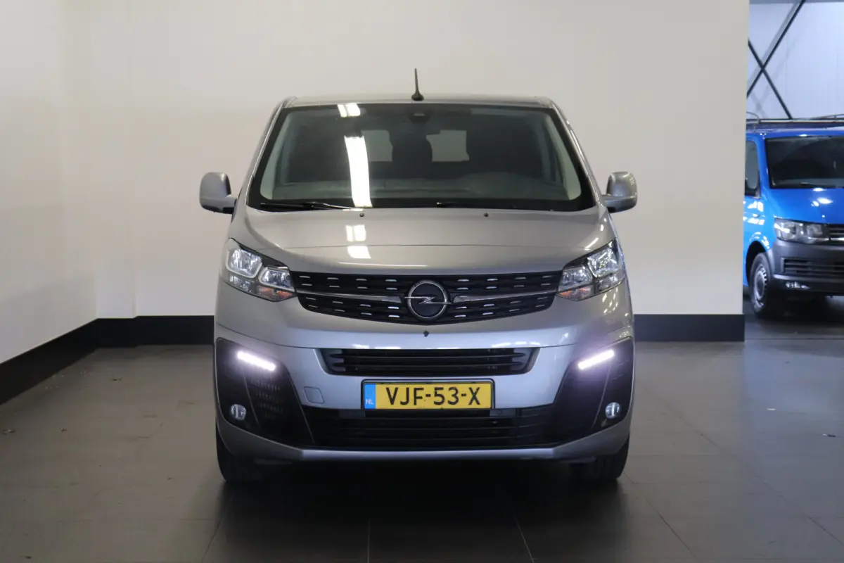 2.0 CDTI 122PK L3 Dubbele Cabine EURO 6 - Airco - Cruise - Camera - € 14.900,- Excl.