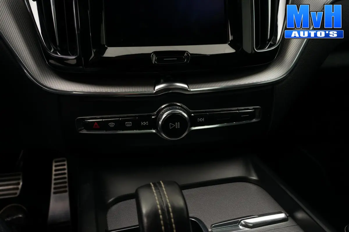 2.0 PHEV T6 AWD R-Design|PANO|H/K|TREKH|SOH93%