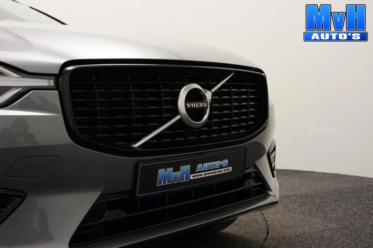 2.0 PHEV T6 AWD R-Design|PANO|H/K|TREKH|SOH93%