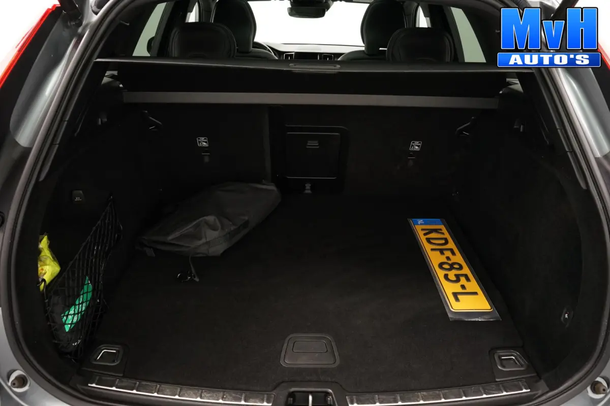2.0 PHEV T6 AWD R-Design|PANO|H/K|TREKH|SOH93%