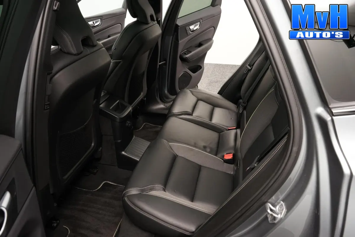 2.0 PHEV T6 AWD R-Design|PANO|H/K|TREKH|SOH93%