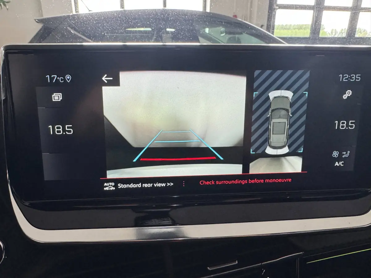 1.2 PureTech GT 131 PK NIEUWE DISTRIBUTIERIEM HALF LEDER 17"LM VELGEN CAMERA PDC CARPLAY/ANDROID AUTO