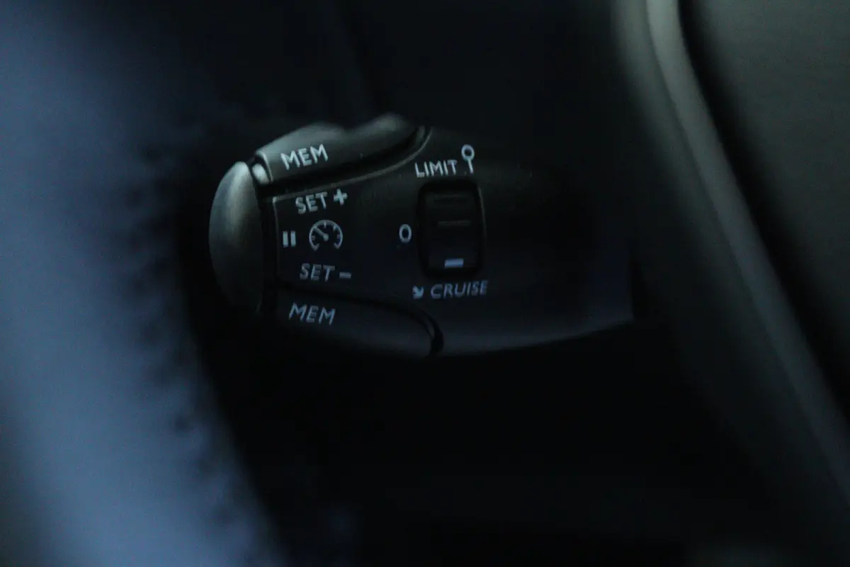 1.2 Turbo 100 Style | Cruise Control | Airco | Parkeersensoren | Carplay | LED |