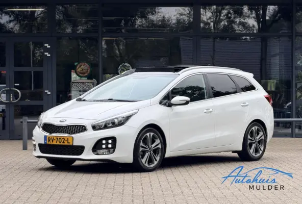 cee'd 1.0 T-GDi GT-Line Summer Edition | Pano | Stoelverwarming | Camera | Navigatie | Apple-CarPlay
