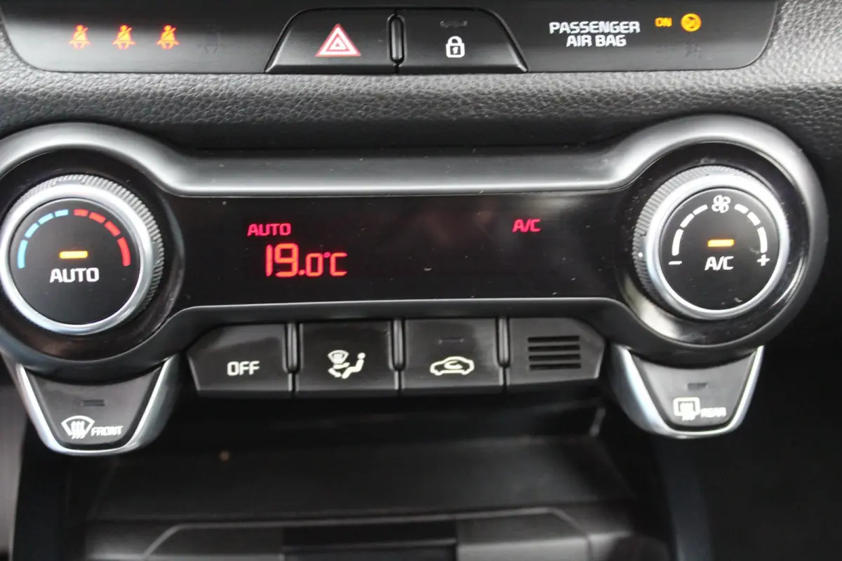 1.0 T-GDi MHEV DynamicLine 100PK | Parkeercamera | Navigatie | Apple/Android Carplay | Climate Control