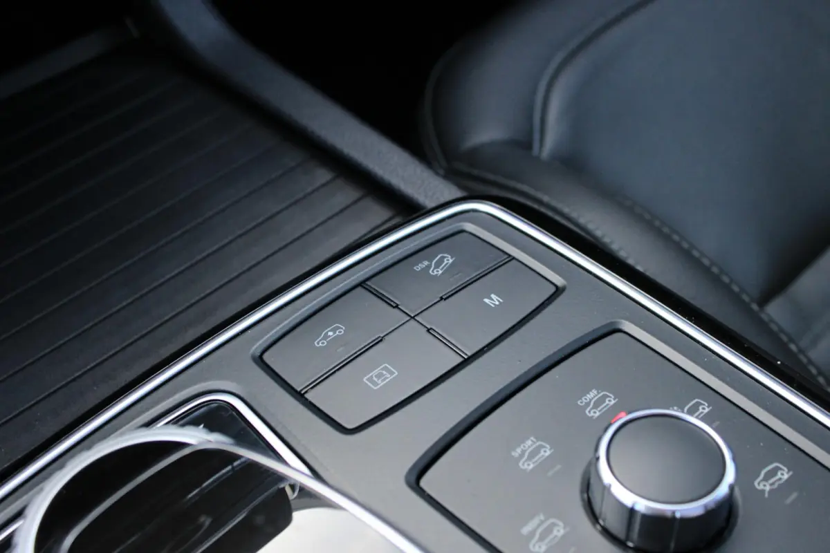 350d 4M AMG Grijs Kenteken Pano | Trekhaak | Luchtvering | HarmanKardon | Standkachel | Leder Sportstoelen | 360 Camera | LED ILS | Carplay | Nightpakket | Dealer Onderhouden | Topstaat ML 3